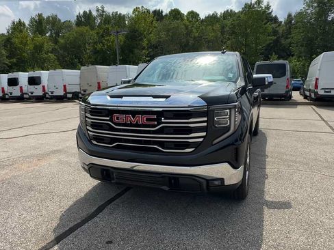 Certified 2023 GMC Sierra 1500 SLT w/ SLT Premium Package AWD/4WD image 3