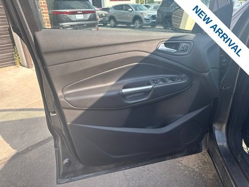 Used 2019 Ford Escape Titanium AWD/4WD image 17