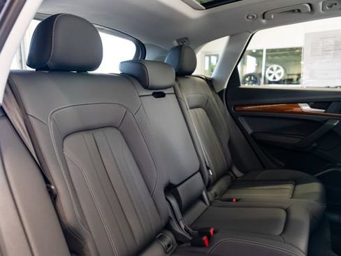 Used 2024 Audi Q5 2.0T Premium Plus w/ Premium Plus Package AWD/4WD image 32