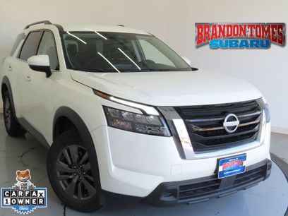Used 2024 Nissan Pathfinder SV