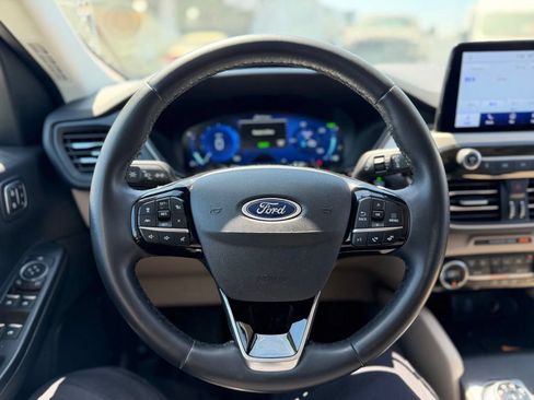 Used 2021 Ford Escape SEL w/ Technology Package FWD image 6