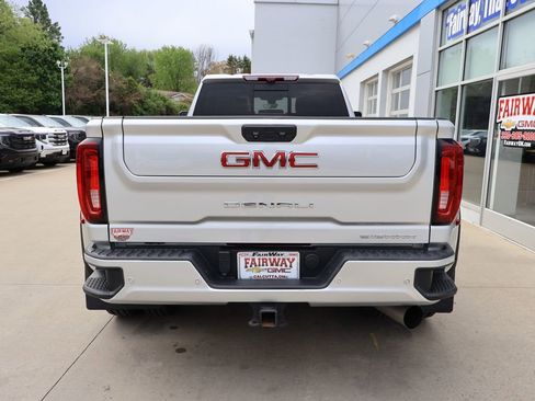 Used 2022 GMC Sierra 3500 Denali AWD/4WD image 9