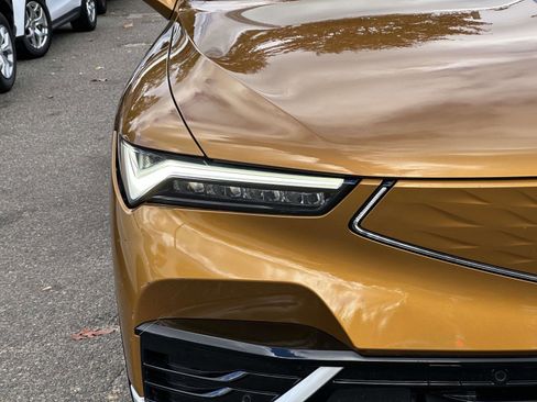 Used 2024 Acura ZDX Type S image 9