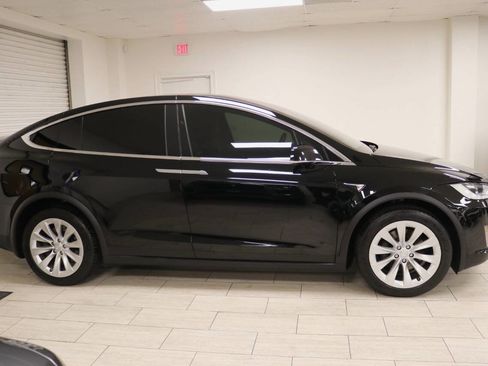 Used 2020 Tesla Model X image 13