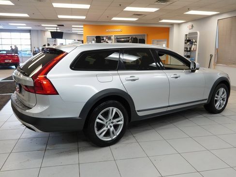 Used 2018 Volvo V90 T5 Cross Country w/ Convenience Package image 13