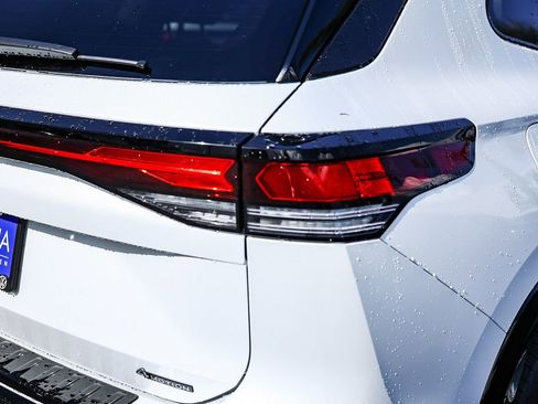 New 2026 Volkswagen Tiguan SE R-Line image 16