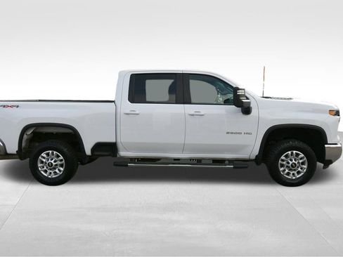 Used 2024 Chevrolet Silverado 2500 LT image 17