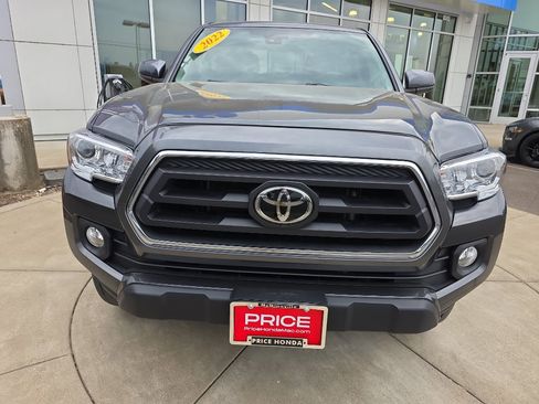 Used 2022 Toyota Tacoma SR5 image 11