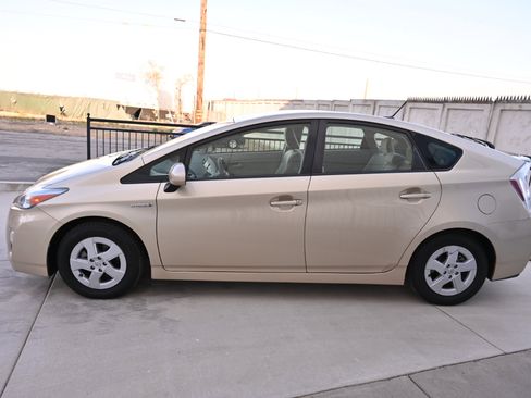 Used 2011 Toyota Prius Three FWD image 3