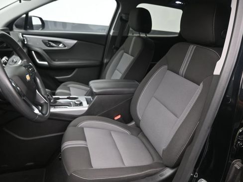 Used 2025 Chevrolet Blazer LT FWD image 32