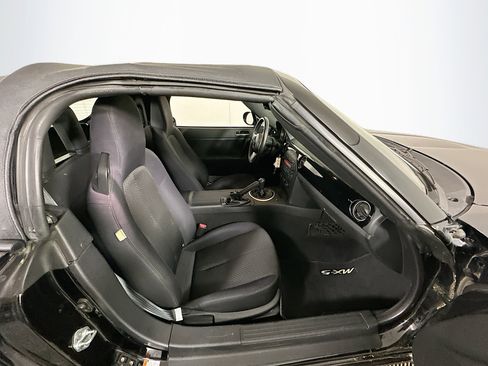 Used 2006 MAZDA MX-5 Miata Sport image 26