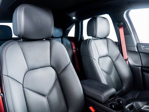 Used 2024 Porsche Macan GTS image 30