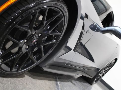 Used 2019 Chevrolet Corvette Stingray Coupe w/ Carbon Flash Badge Package RWD image 7