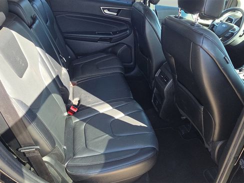 Used 2018 Ford Edge Titanium image 17