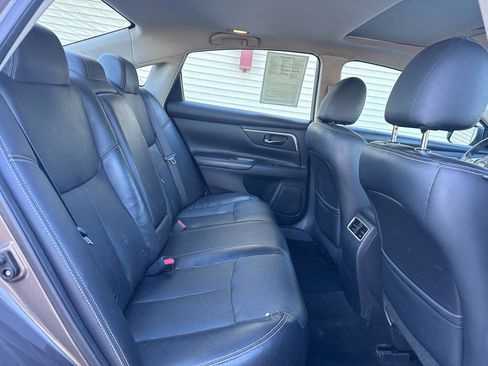 Used 2017 Nissan Altima 3.5 SL w/ 3.5SL Technology Package FWD image 16