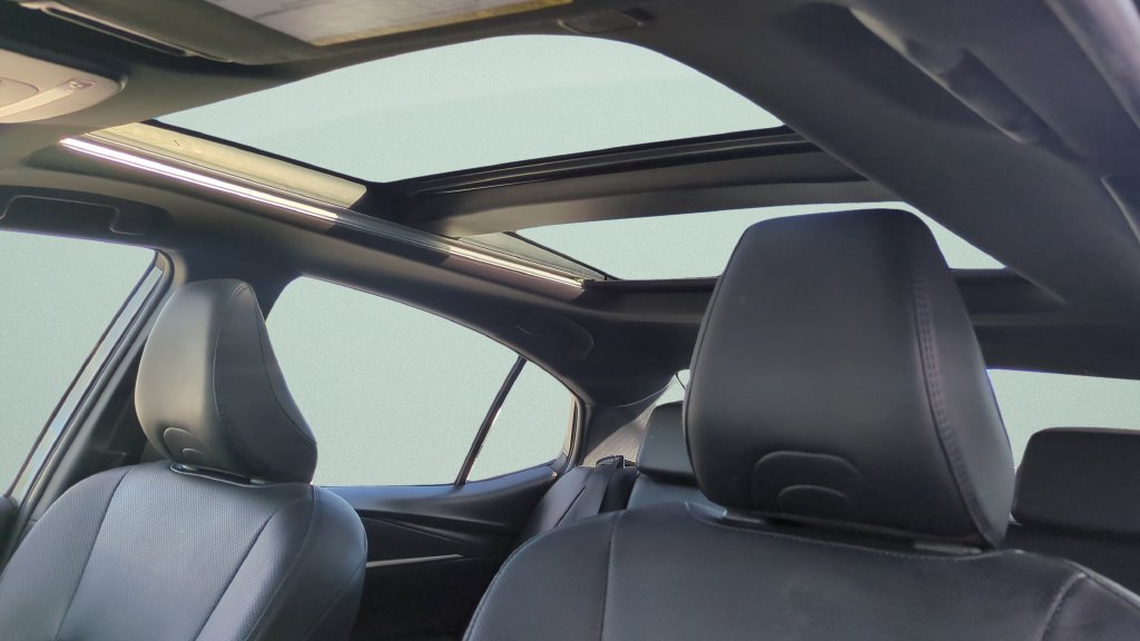 Used 2025 Toyota Camry XSE FWD image 16