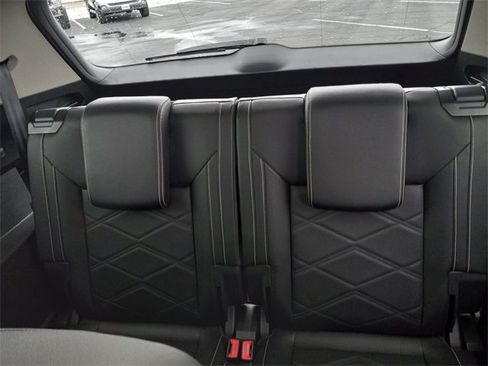 Used 2025 Volkswagen Atlas SE image 15