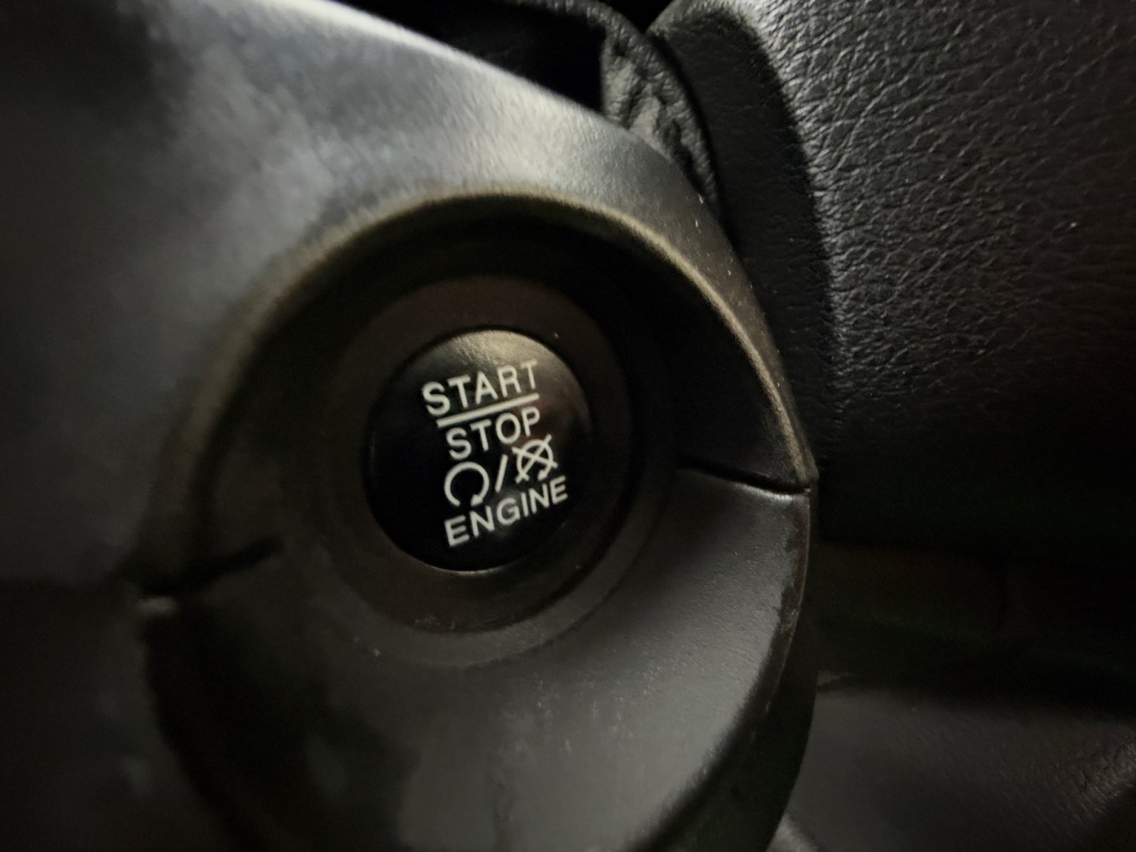 Used 2020 Jeep Renegade Altitude FWD image 30