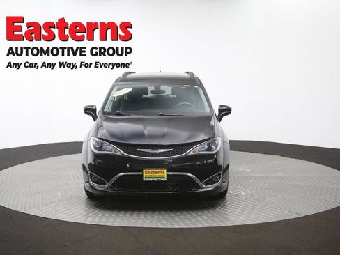 Used 2019 Chrysler Pacifica Touring-L FWD image 51