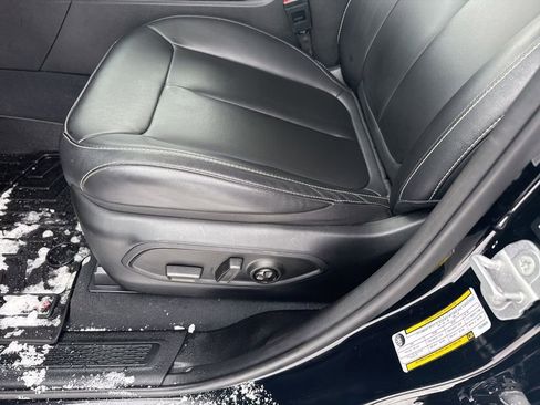 Used 2023 Jeep Grand Cherokee Limited w/ Black Appearance Package image 19