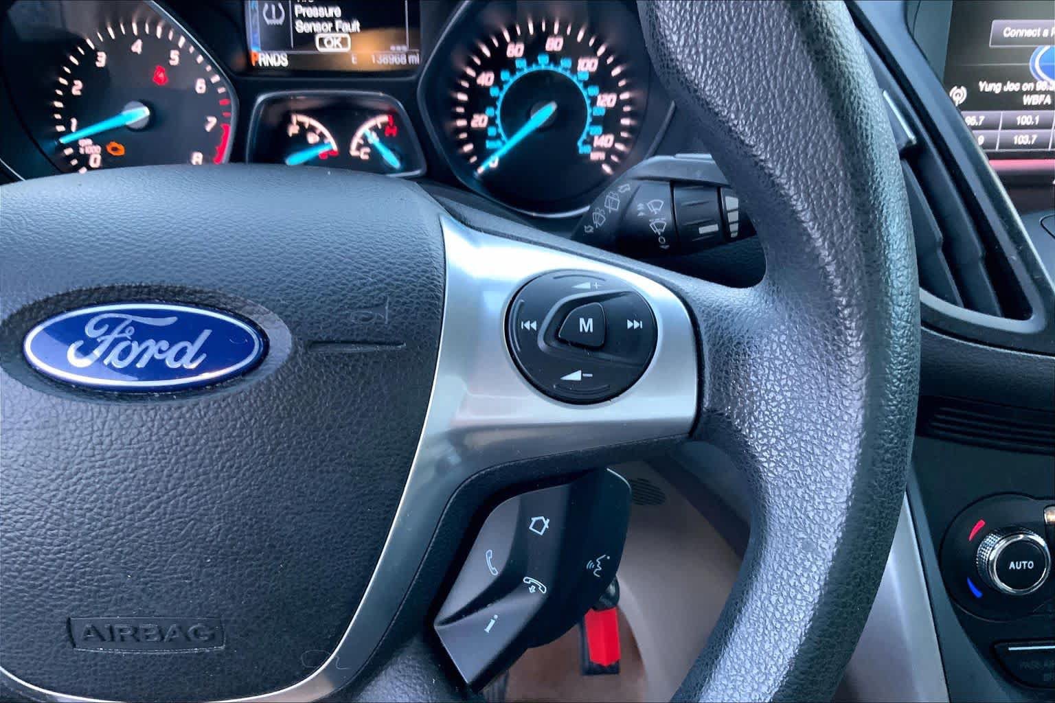 Used 2014 Ford Escape SE w/ Equipment Group 201A FWD image 22