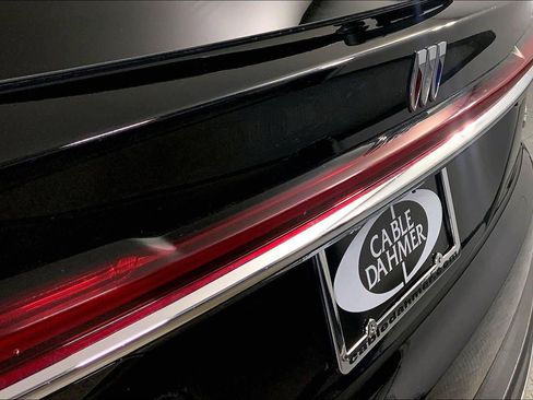 Used 2025 Buick Enclave Preferred AWD/4WD image 29