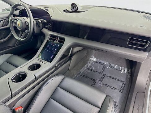 Used 2024 Porsche Taycan image 31