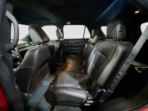 Used 2018 Ford Explorer Platinum AWD/4WD image 18
