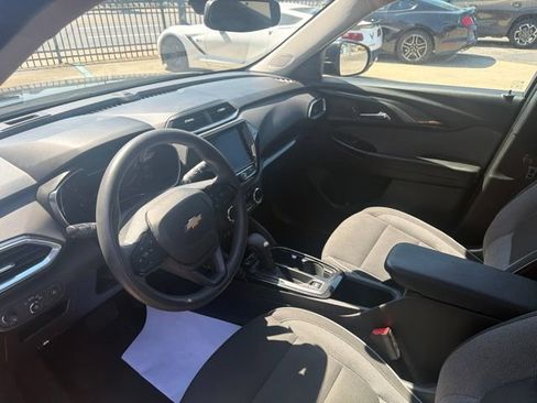Used 2023 Chevrolet TrailBlazer LT w/ Convenience Package FWD image 8