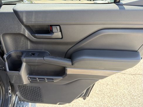 Certified 2025 Toyota 4Runner SR5 AWD/4WD image 26