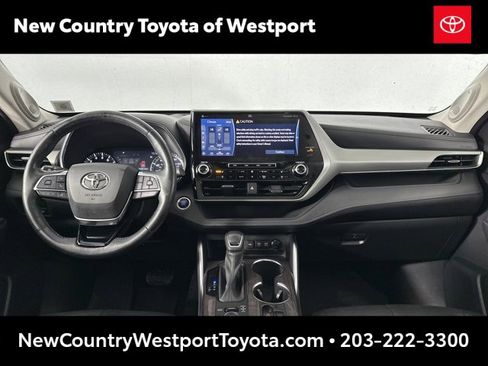 Used 2021 Toyota Highlander Platinum image 11