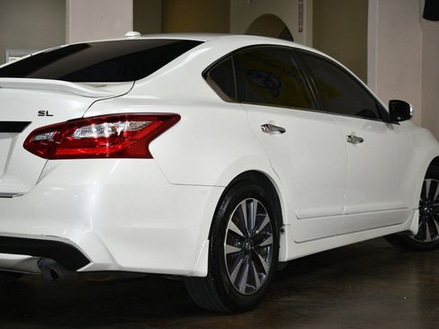 Used 2016 Nissan Altima 2.5 SL w/ 2.5 Technology Package image 56