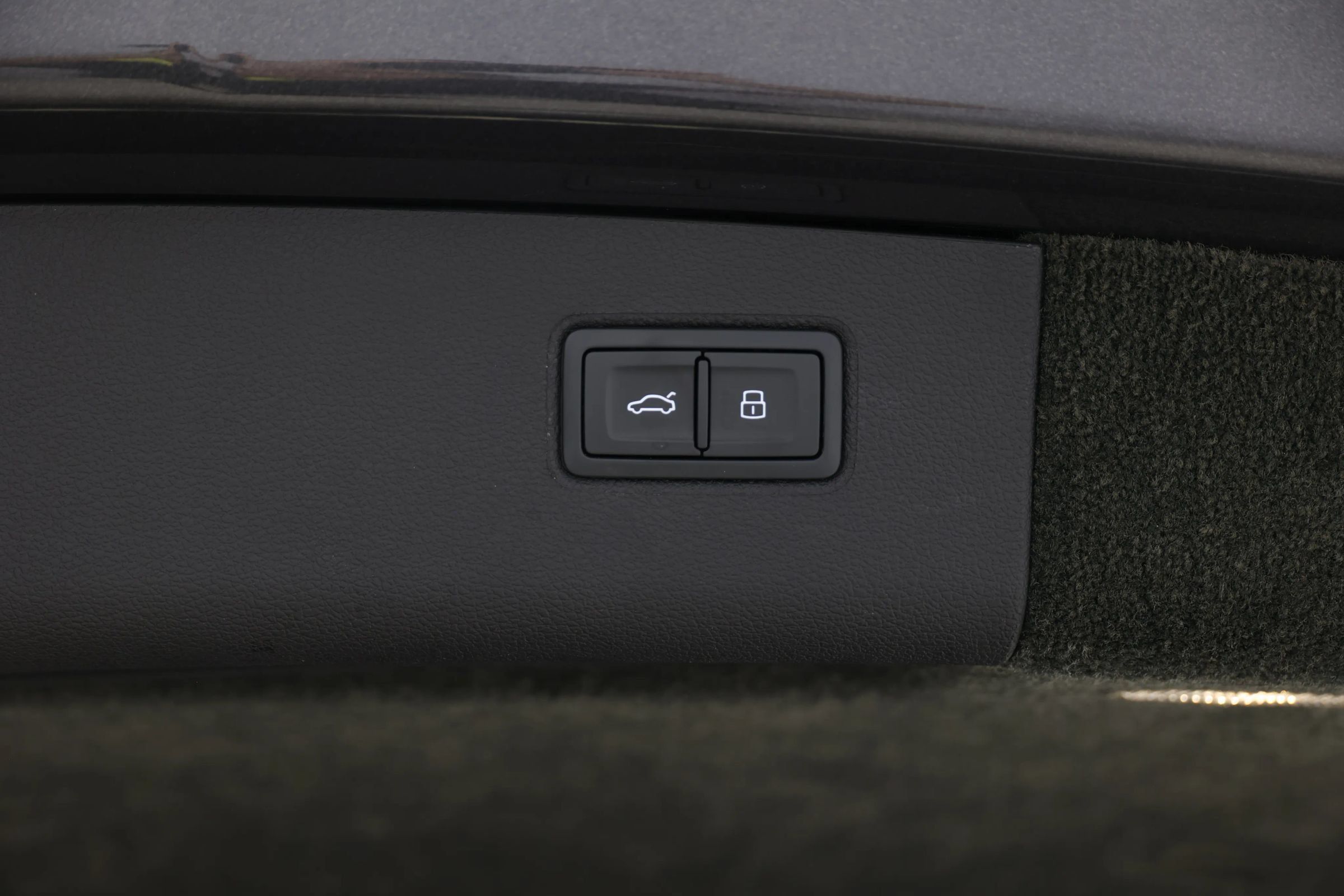 Used 2023 Bentley Bentayga Extended Wheelbase AWD/4WD image 94