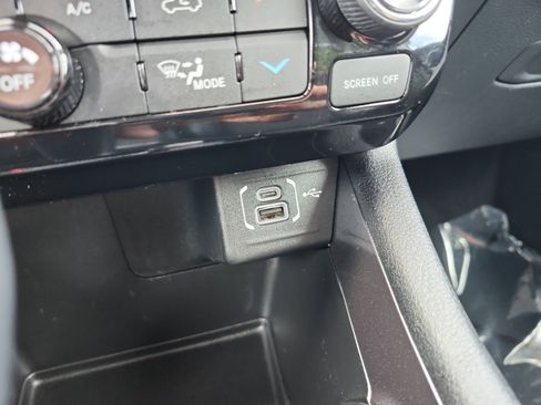Used 2022 Jeep Compass Latitude w/ Sun and Sound Group AWD/4WD image 22