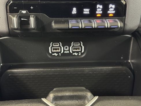 Used 2022 RAM 1500 Laramie w/ Sport Appearance Package image 37