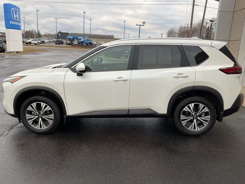 Used 2023 Nissan Rogue SV w/ SV Premium B Package image 8