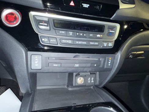 Used 2016 Honda Pilot Touring image 28