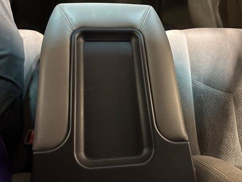 Used 2005 Chevrolet Avalanche LS image 11