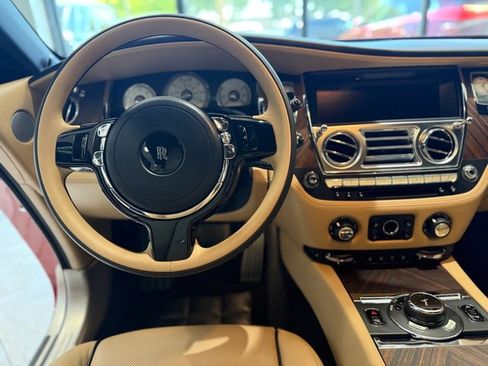 Used 2019 Rolls-Royce Wraith image 32