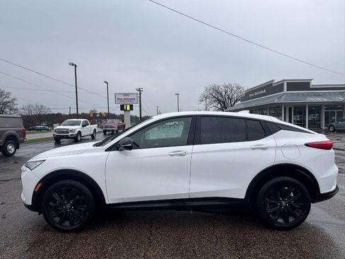 Used 2024 Buick Envista Sport Touring w/ Convenience I Package image 1