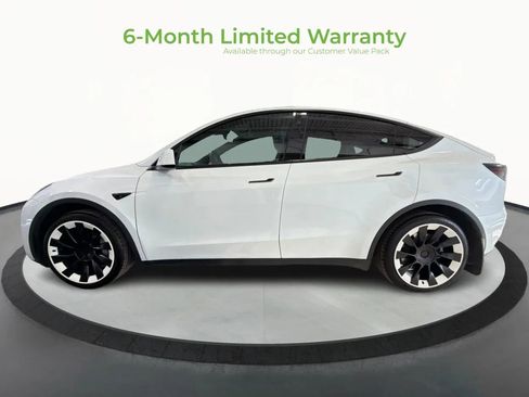 Used 2022 Tesla Model Y Long Range image 4