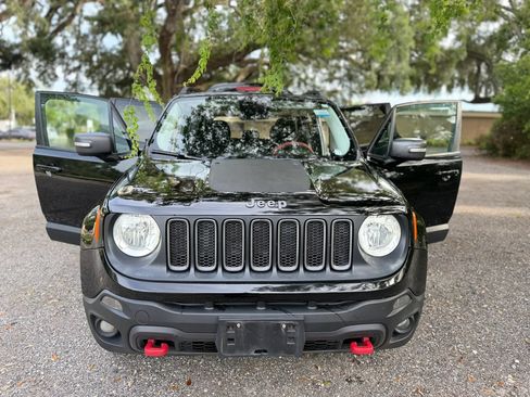 Used 2016 Jeep Renegade Trailhawk AWD/4WD image 2
