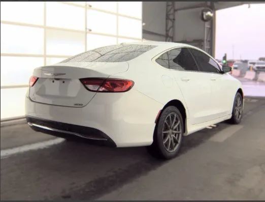 Used 2015 Chrysler 200 Limited w/ Convenience Group FWD image 2