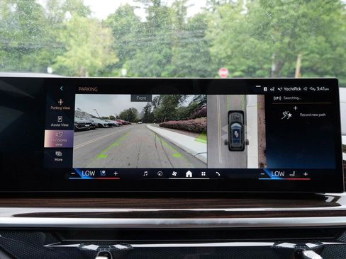 Used 2027 BMW X7 xDrive40i AWD/4WD image 23