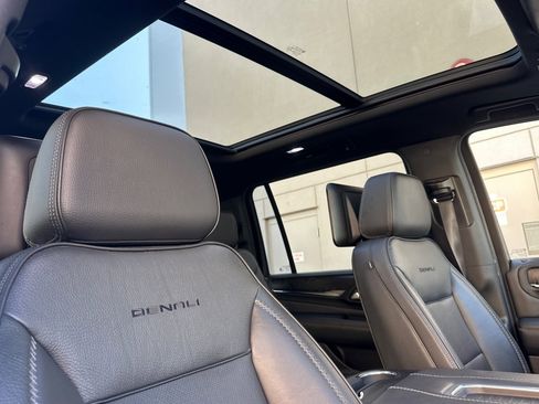 Used 2021 GMC Yukon XL Denali w/ LPO, Illumination Package image 20