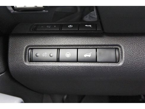 New 2025 Nissan Pathfinder SV image 14