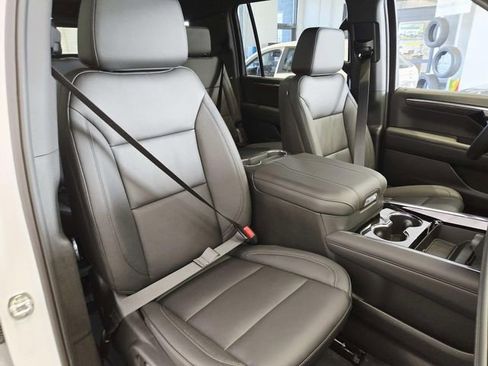 New 2026 Chevrolet Suburban LT w/ Comfort Package image 9