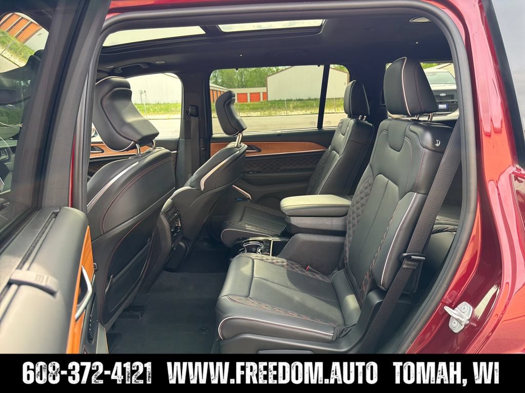 Used 2023 Jeep Grand Cherokee L Summit AWD/4WD image 25