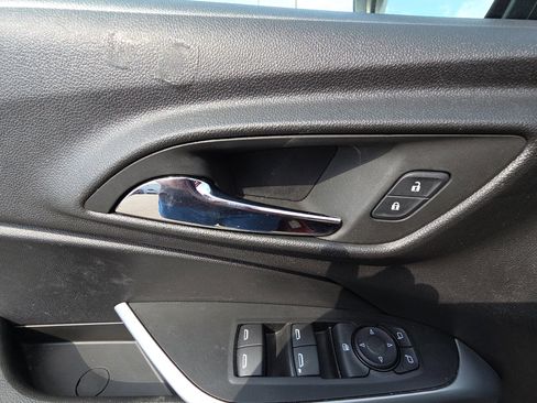 Used 2024 Chevrolet Trax LS w/ LS Convenience Package image 13