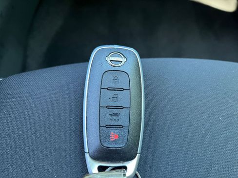 Used 2025 Nissan Sentra SV FWD image 21